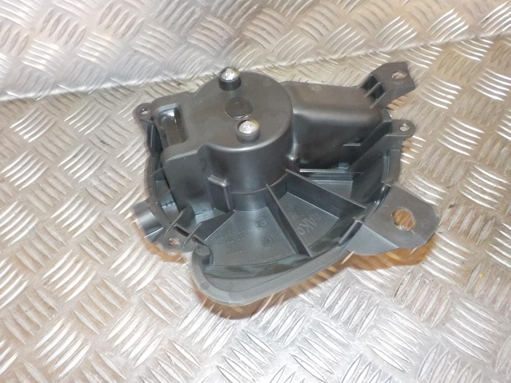 Peugeot Bipper Varmeblæser Med OEM Nr. 1611726380 Fra Peugeot Ophugger