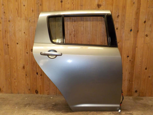 Suzuki Swift Bagdør H Med OEM Nr. 6800363J00 Fra Suzuki Ophugger