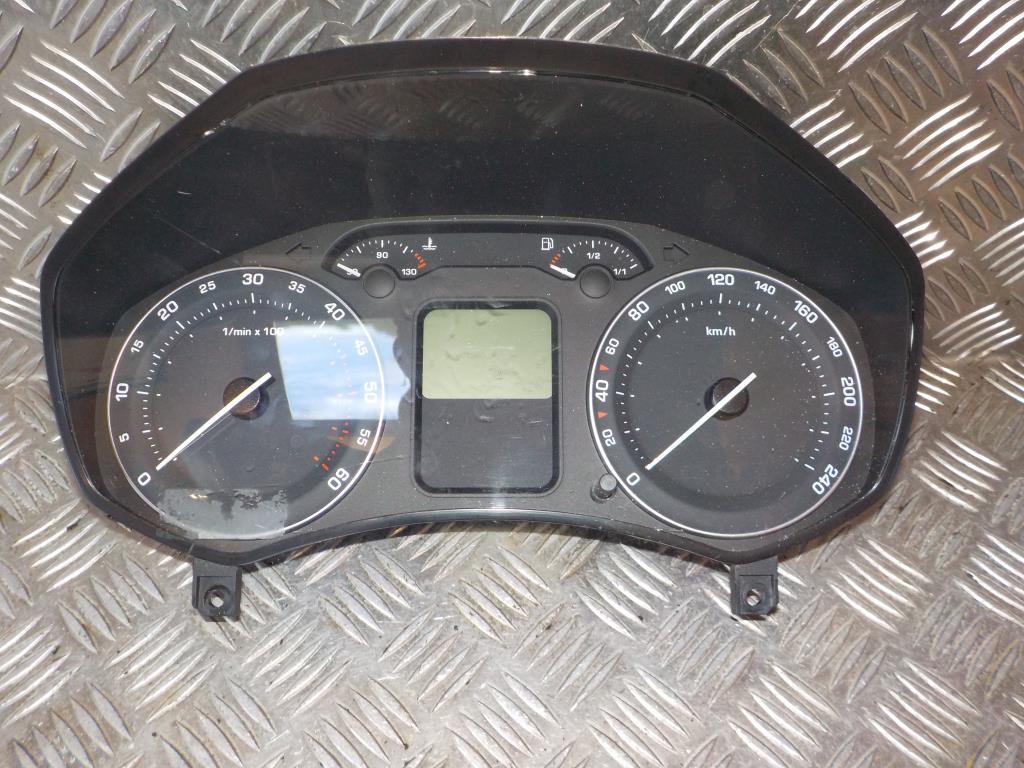 Skoda Octavia Speedometer - Instrument Med OEM Nr. 1Z0920810D Fra Skoda Ophugger