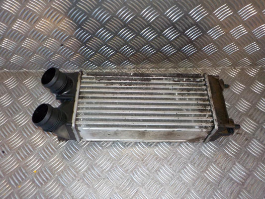 Peugeot 308 Køler Intercooler Med OEM Nr. 0384L4 Fra Peugeot Ophugger