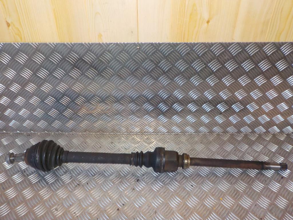 Peugeot 308 Trækaksel For H Med OEM Nr. 3273QK	 Fra Peugeot Ophugger