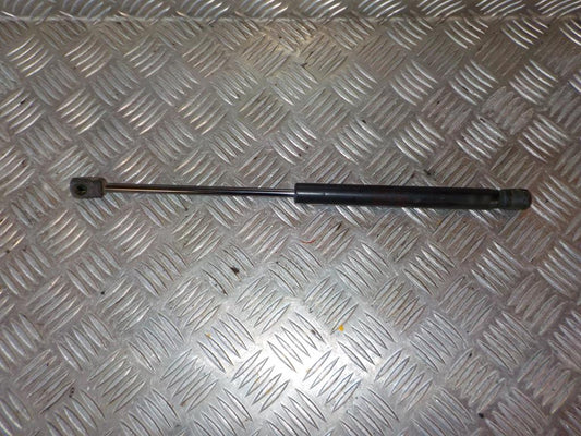 Kia Picanto Bagklapsdæmper Med OEM Nr. 817801Y011	 Fra Kia Ophugger