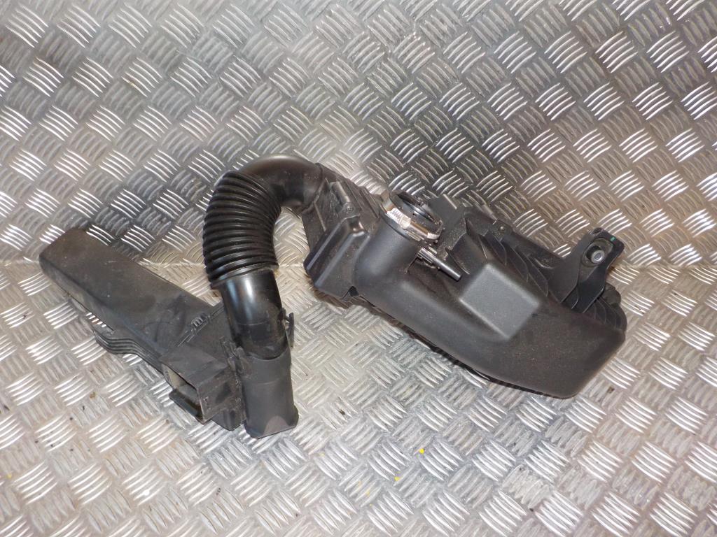 Peugeot 208 Luftfilterkasse  Med OEM Nr. 9670851880 Fra Peugeot Ophugger