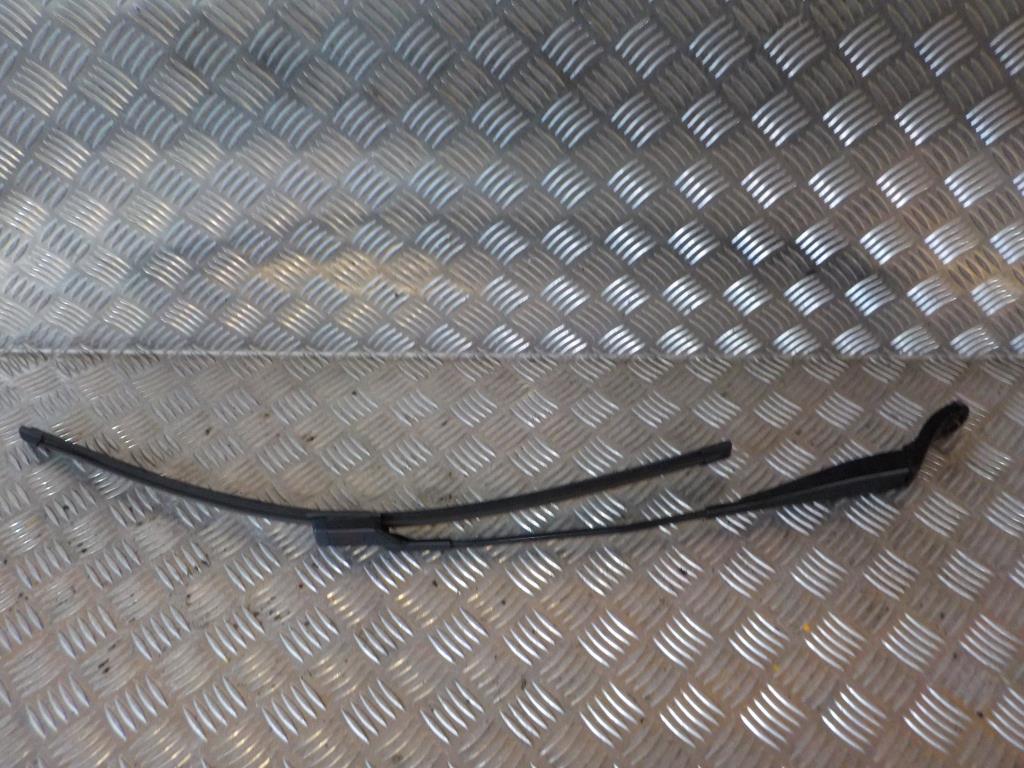 Peugeot 208 Viskerarm Med OEM Nr. 1608393180	 Fra Peugeot Ophugger