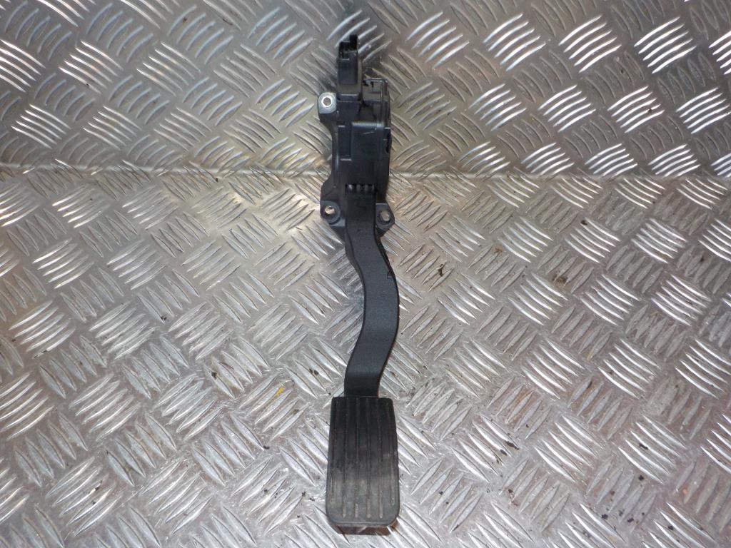 Peugeot 208 Speederpedal Med OEM Nr. 1601CW Fra Peugeot Ophugger