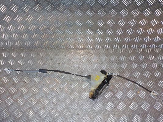 Peugeot 208 Dørlås Med OEM Nr. 9688080780	 Fra Peugeot Ophugger