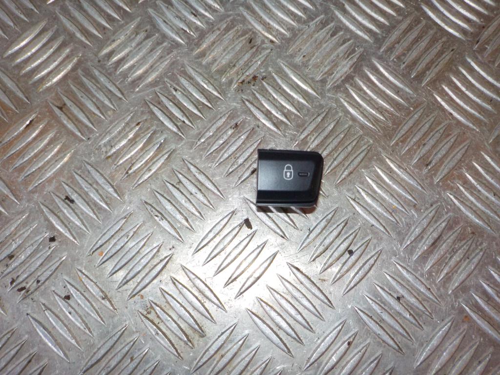 Peugeot 208 Kontakt Diverse Med OEM Nr. 96750883ZD	 Fra Peugeot Ophugger