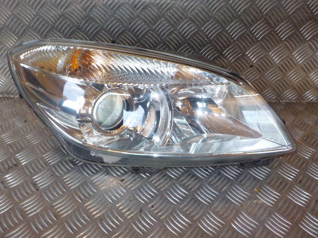 Skoda Fabia Forlygte Med OEM Nr. 5J1941018D Fra Skoda Ophugger