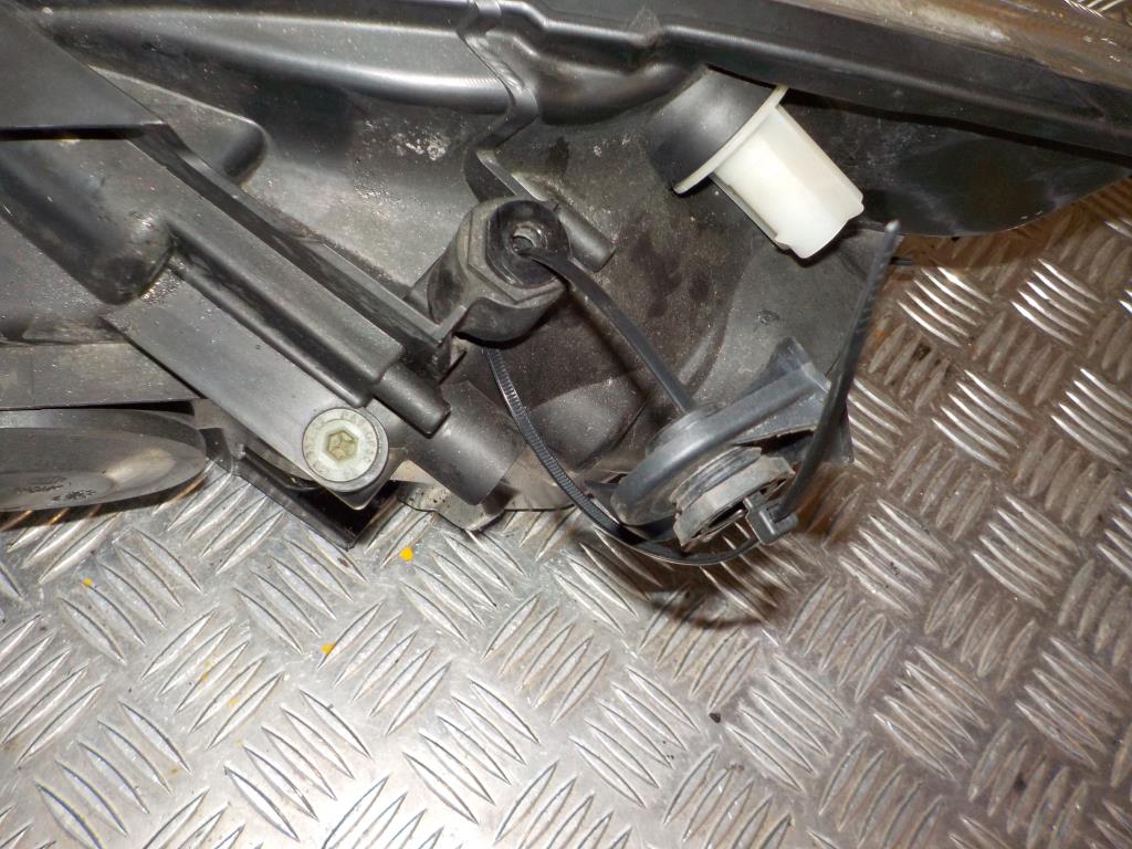 Skoda Fabia Forlygte Med OEM Nr. 5J1941018D Fra Skoda Ophugger