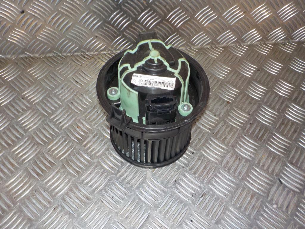 Peugeot 308 Varmeblæser Med OEM Nr. 6441CZ Fra Peugeot Ophugger