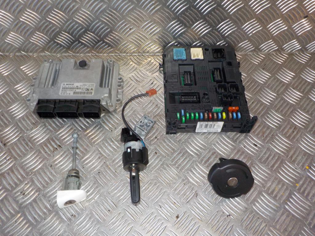 Peugeot 308 Motorstyring - Motorstyreboks - Injection Elboks Med OEM Nr. BSI966689578008 Fra Peugeot Ophugger