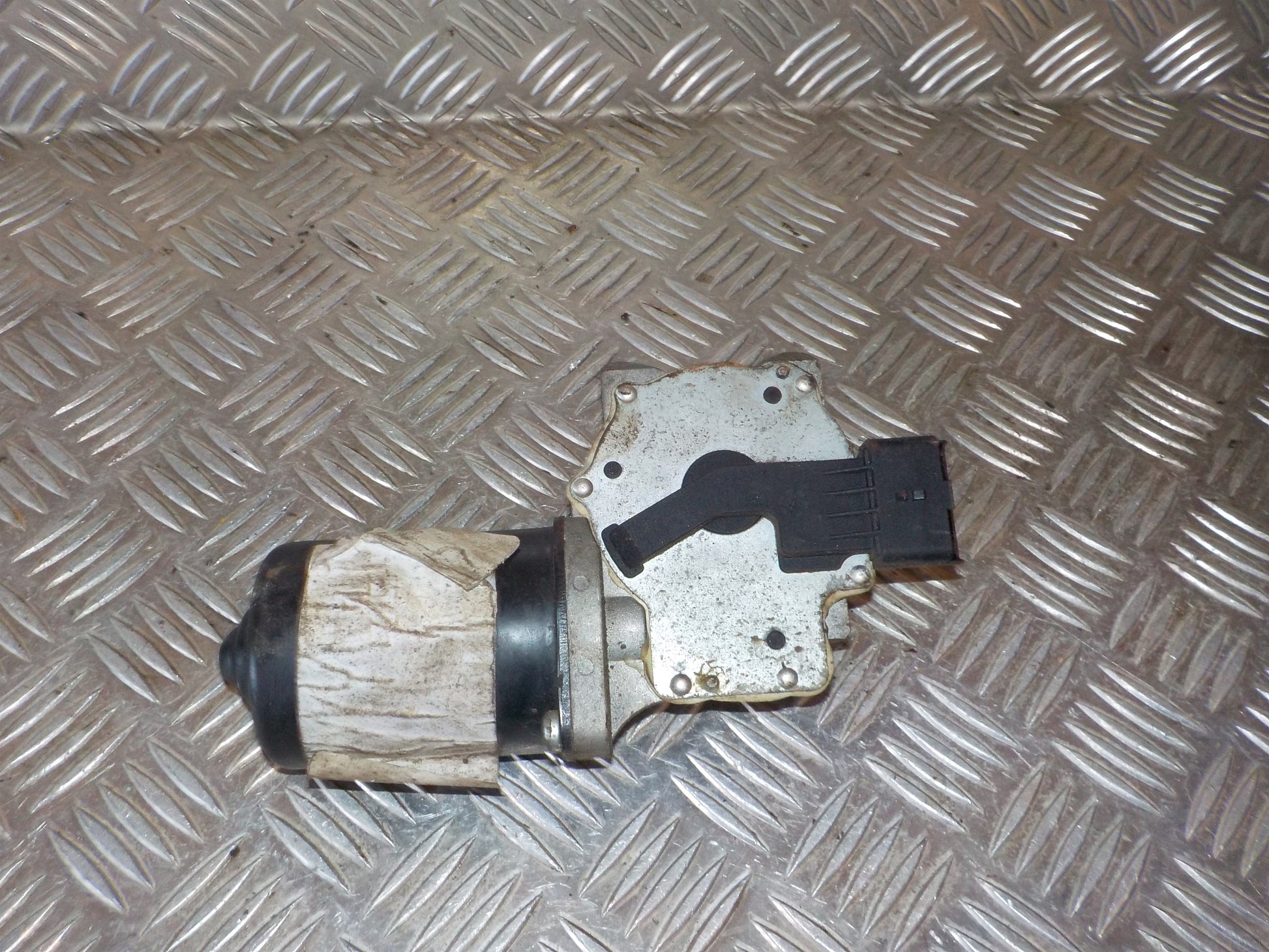 Citroen Jumpy Viskermotor Med OEM Nr. 6405GE Fra Citroen Ophugger