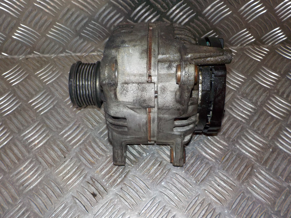 Skoda Octavia Generator Med OEM Nr. 038903018Q Fra Skoda Ophugger