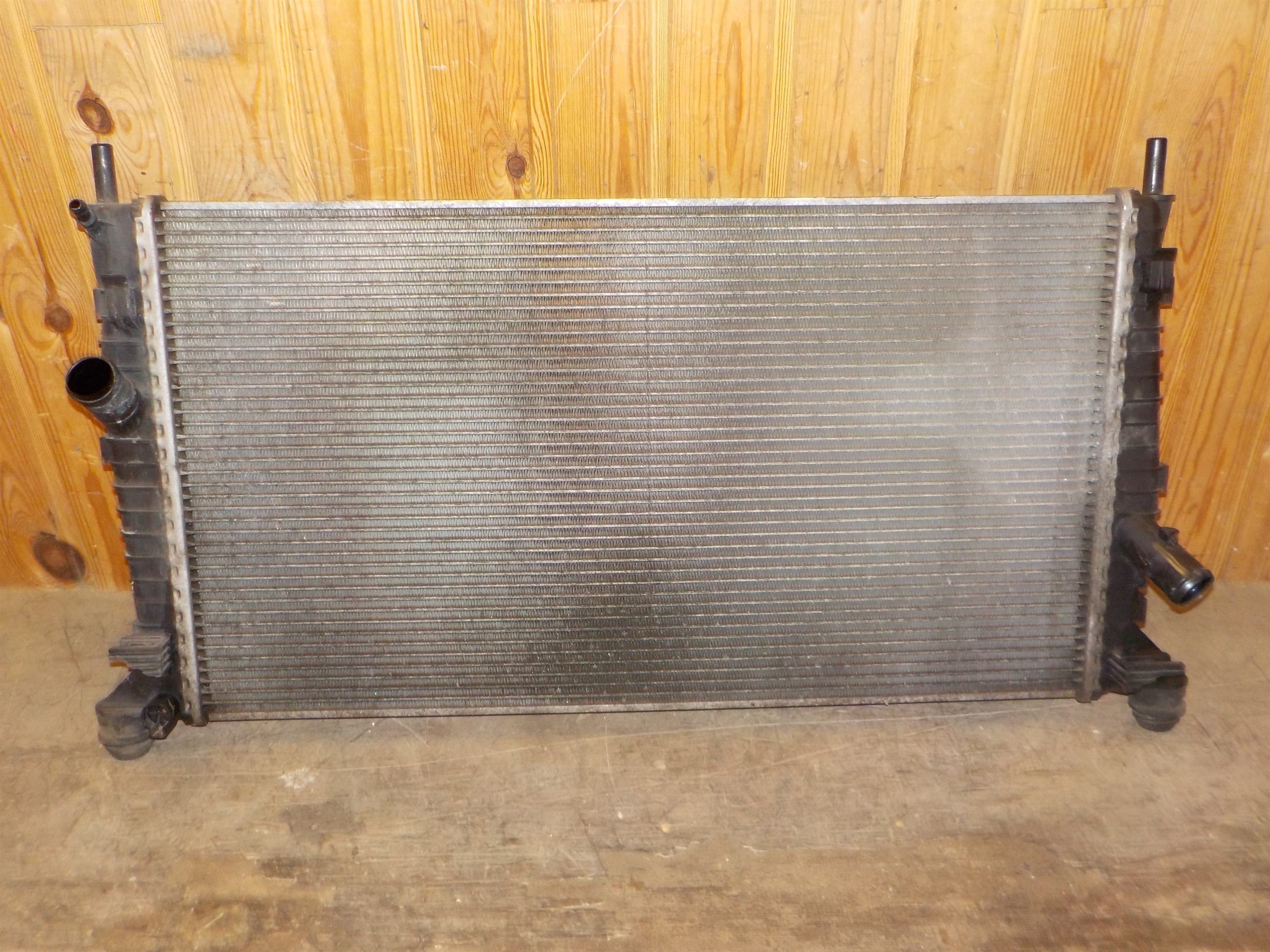 Volvo S40/V50 Køler Med OEM Nr. Z60215200B Fra Volvo Ophugger