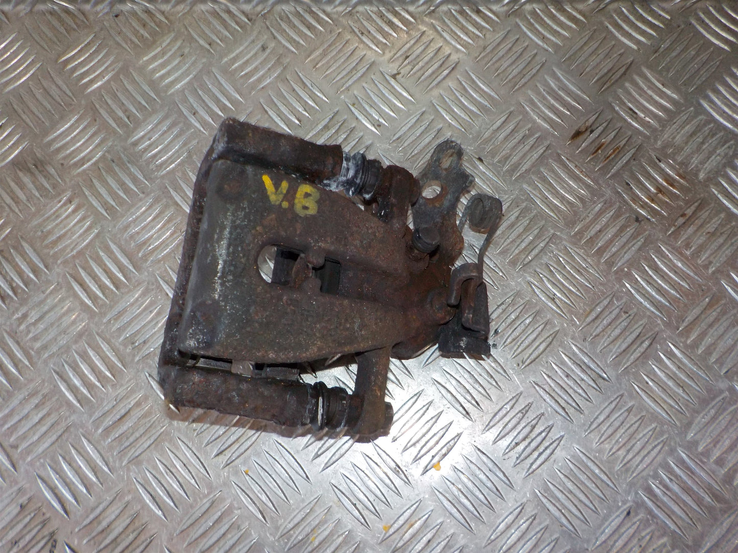 Ford Mondeo 4 Bremsekaliber VB Med OEM Nr. 1738988 Fra Ford Ophugger