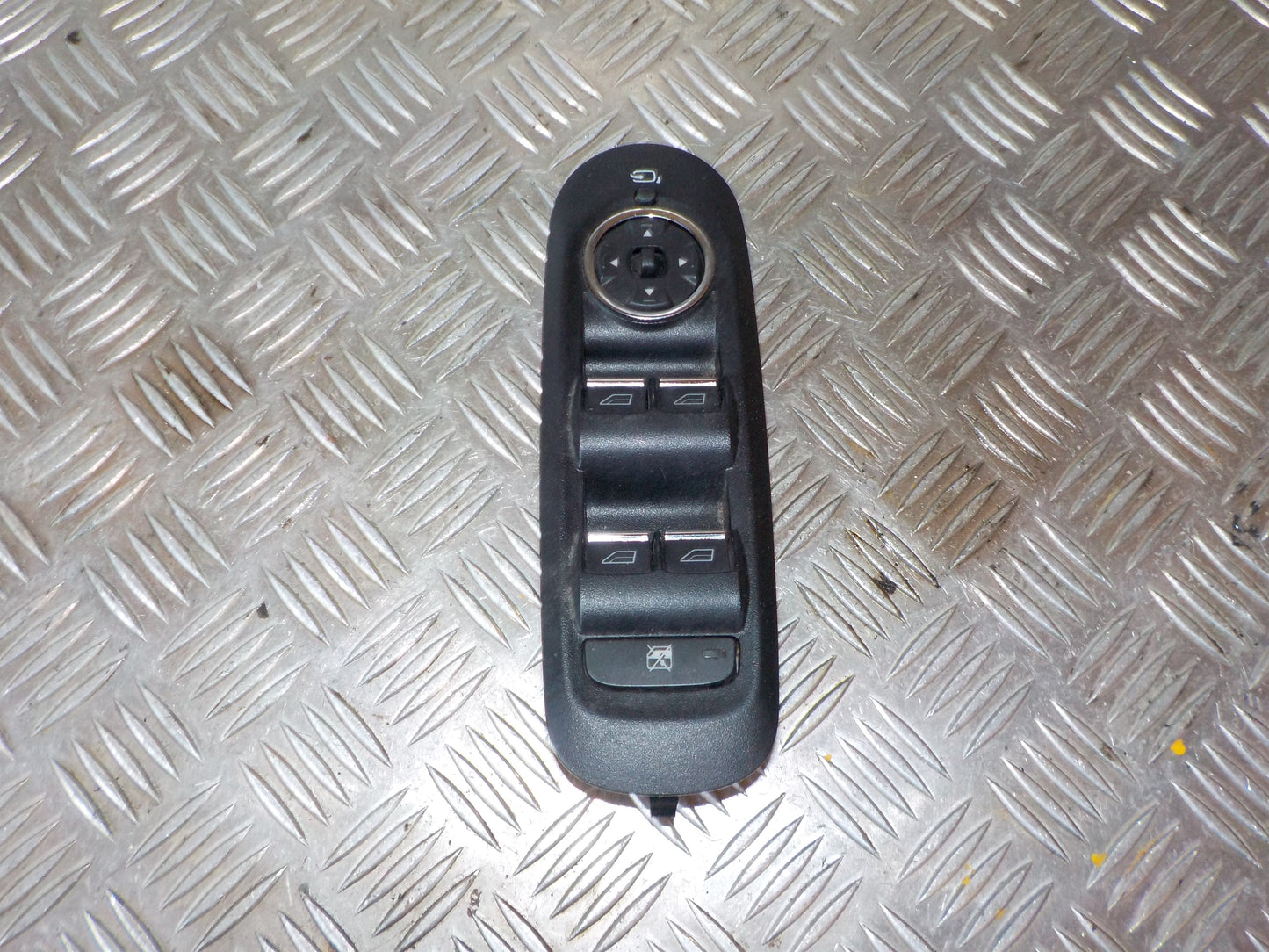 Ford Mondeo 4 Kontakt Rudehejs Med OEM Nr. 7S7T14A132BC Fra Ford Ophugger