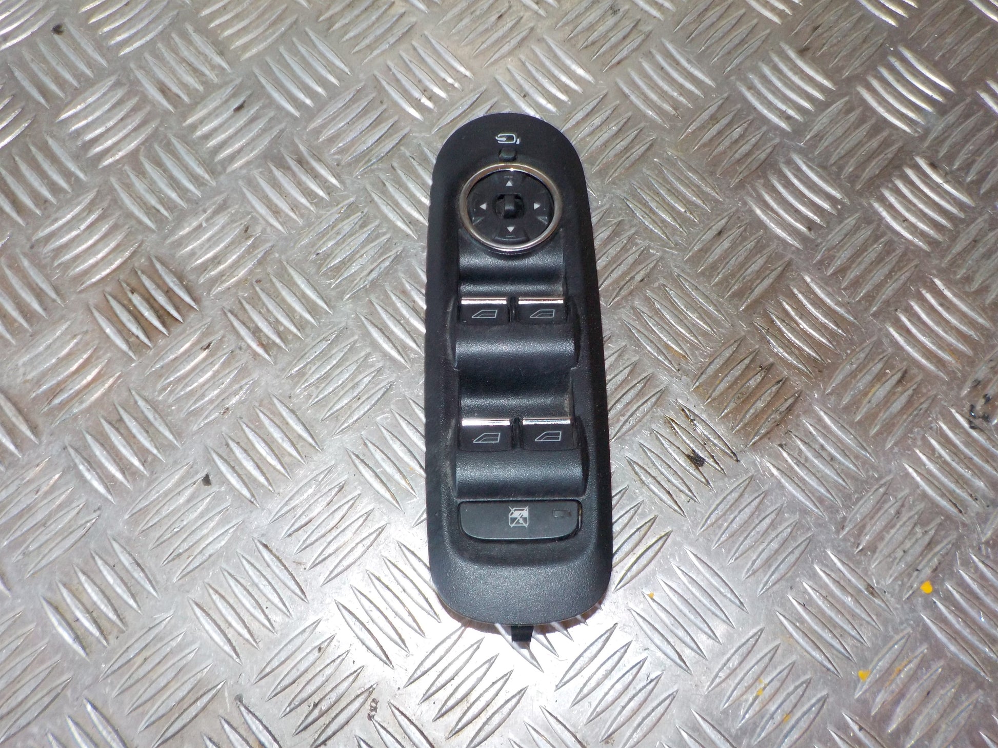 Ford Mondeo 4 Kontakt Rudehejs Med OEM Nr. 7S7T14A132BC Fra Ford Ophugger