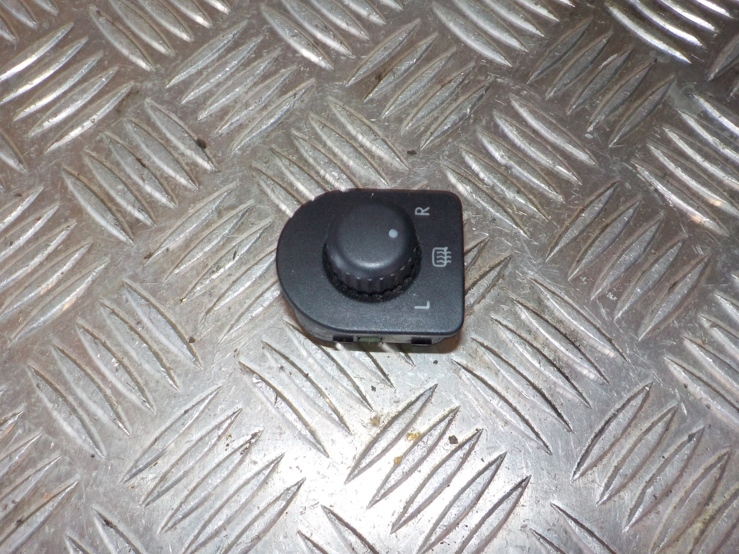 VW Fox 5Z Kontakt Sidespejl Med OEM Nr. 7E1959565A Fra VW Ophugger