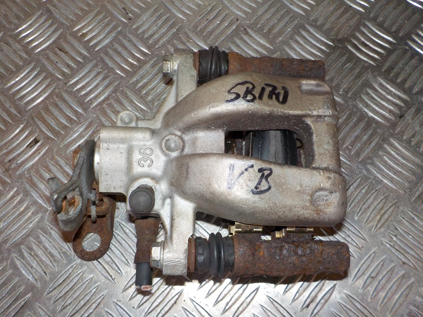 Fiat Grande Punto Bremsekaliber VB Med OEM Nr. 77363937 Fra Fiat Ophugger