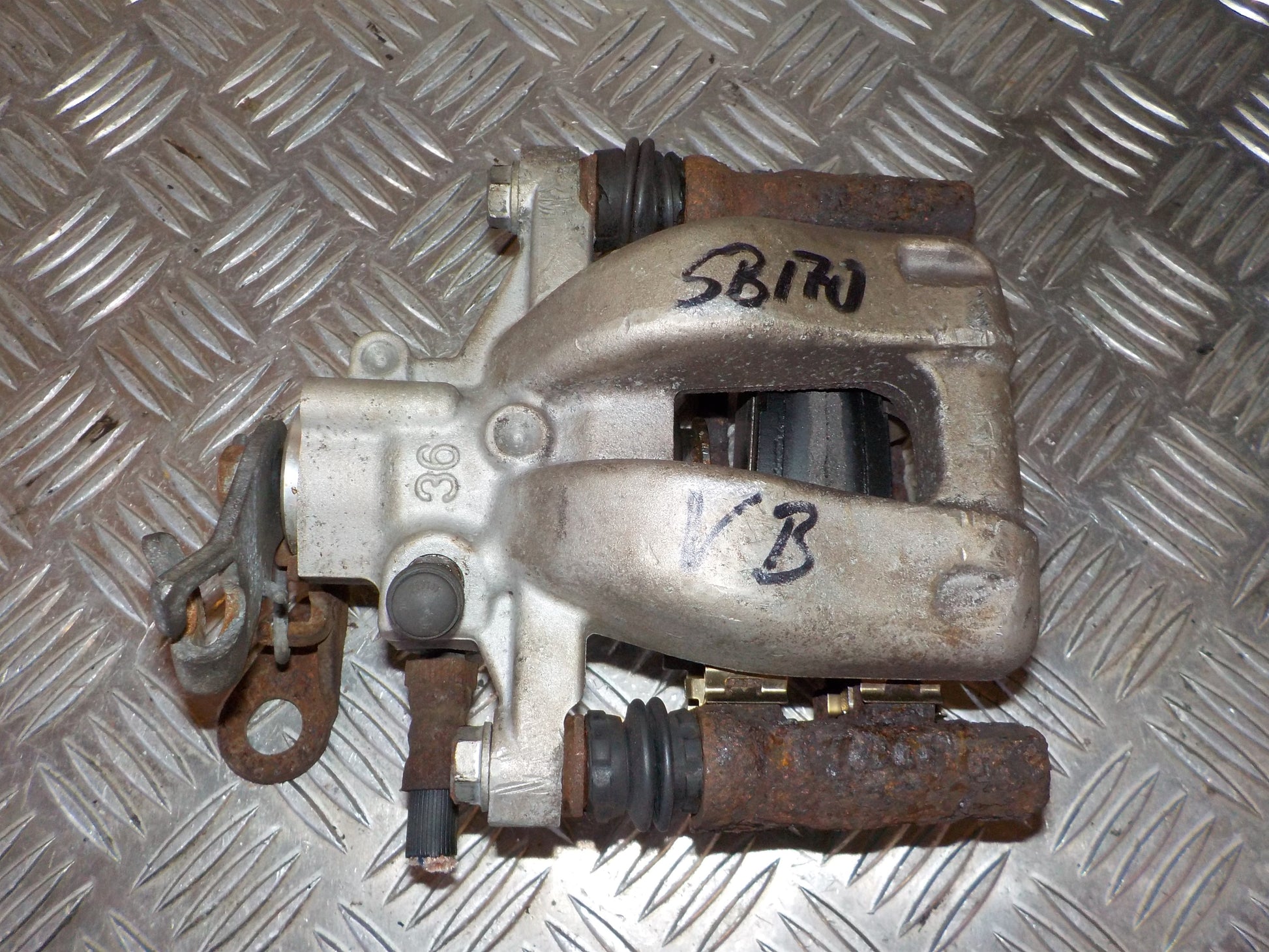 Fiat Grande Punto Bremsekaliber VB Med OEM Nr. 77363937 Fra Fiat Ophugger