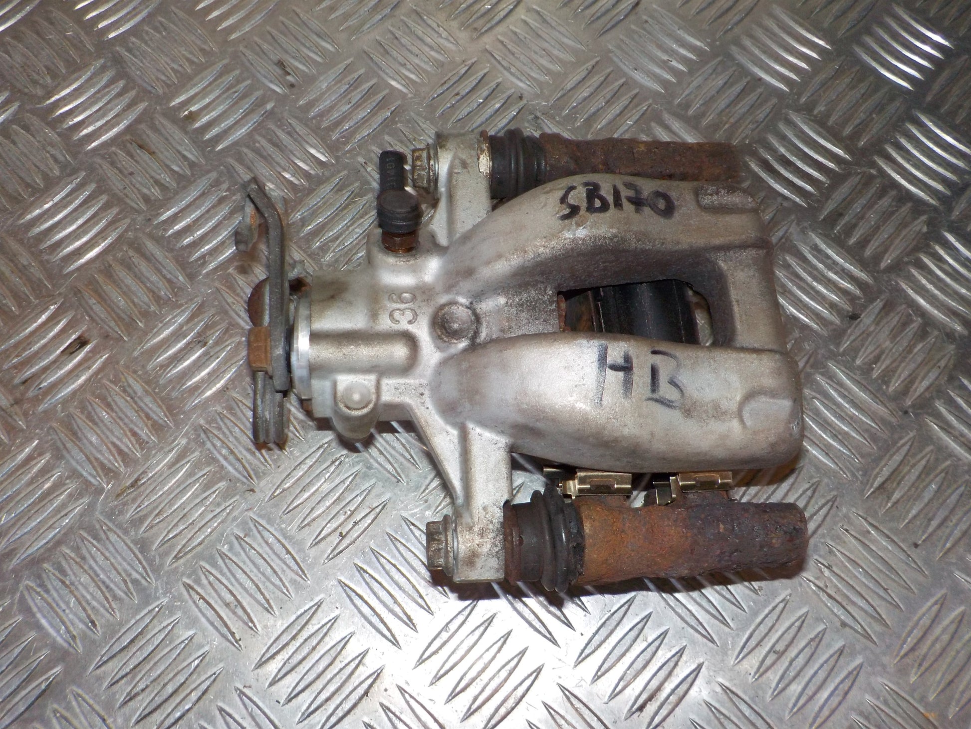 Fiat Grande Punto Bremsekaliber HB Med OEM Nr. 77363938 Fra Fiat Ophugger