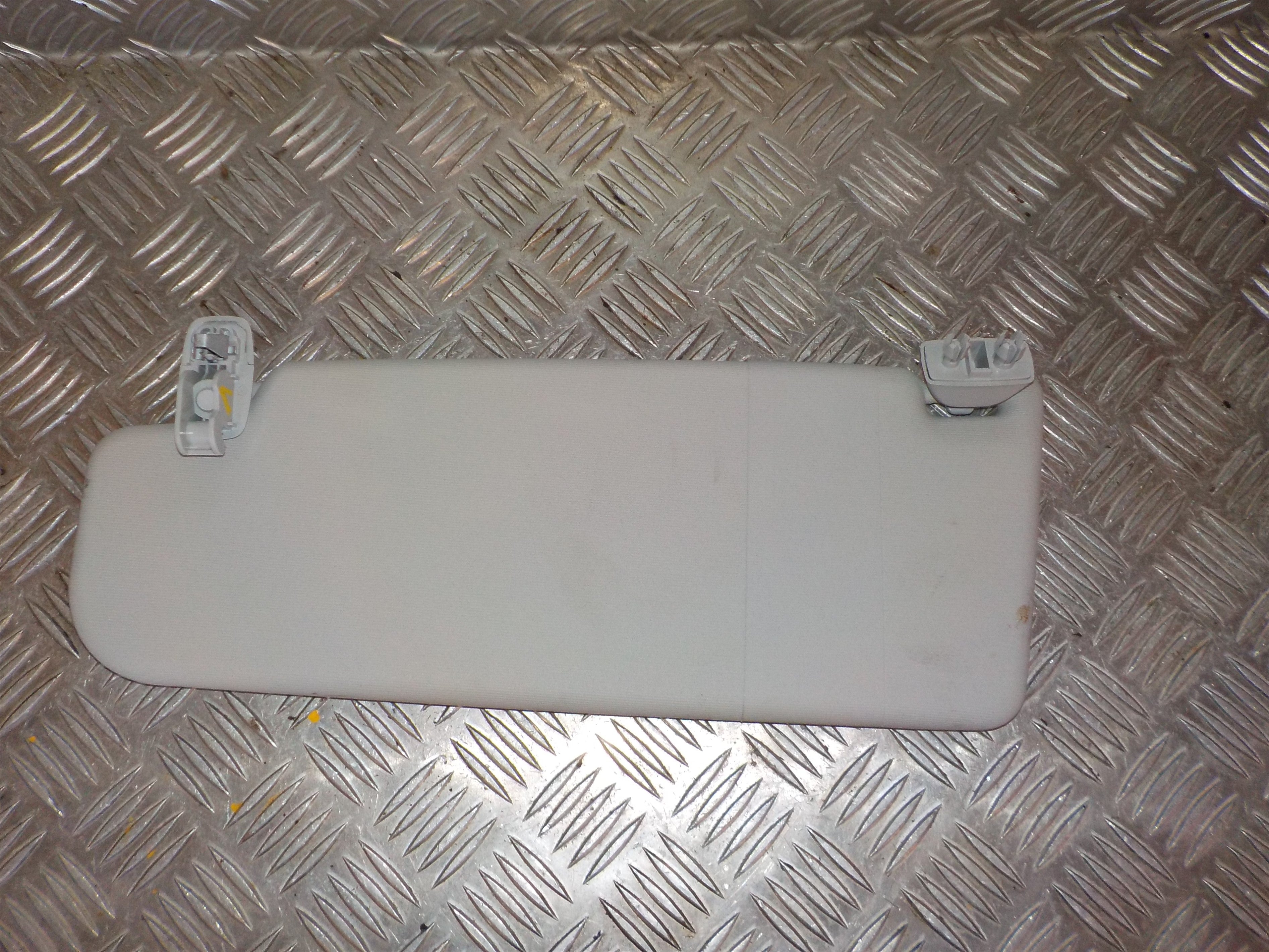 VW Up Solskærm Med OEM Nr. 6R0857551K Fra VW Ophugger