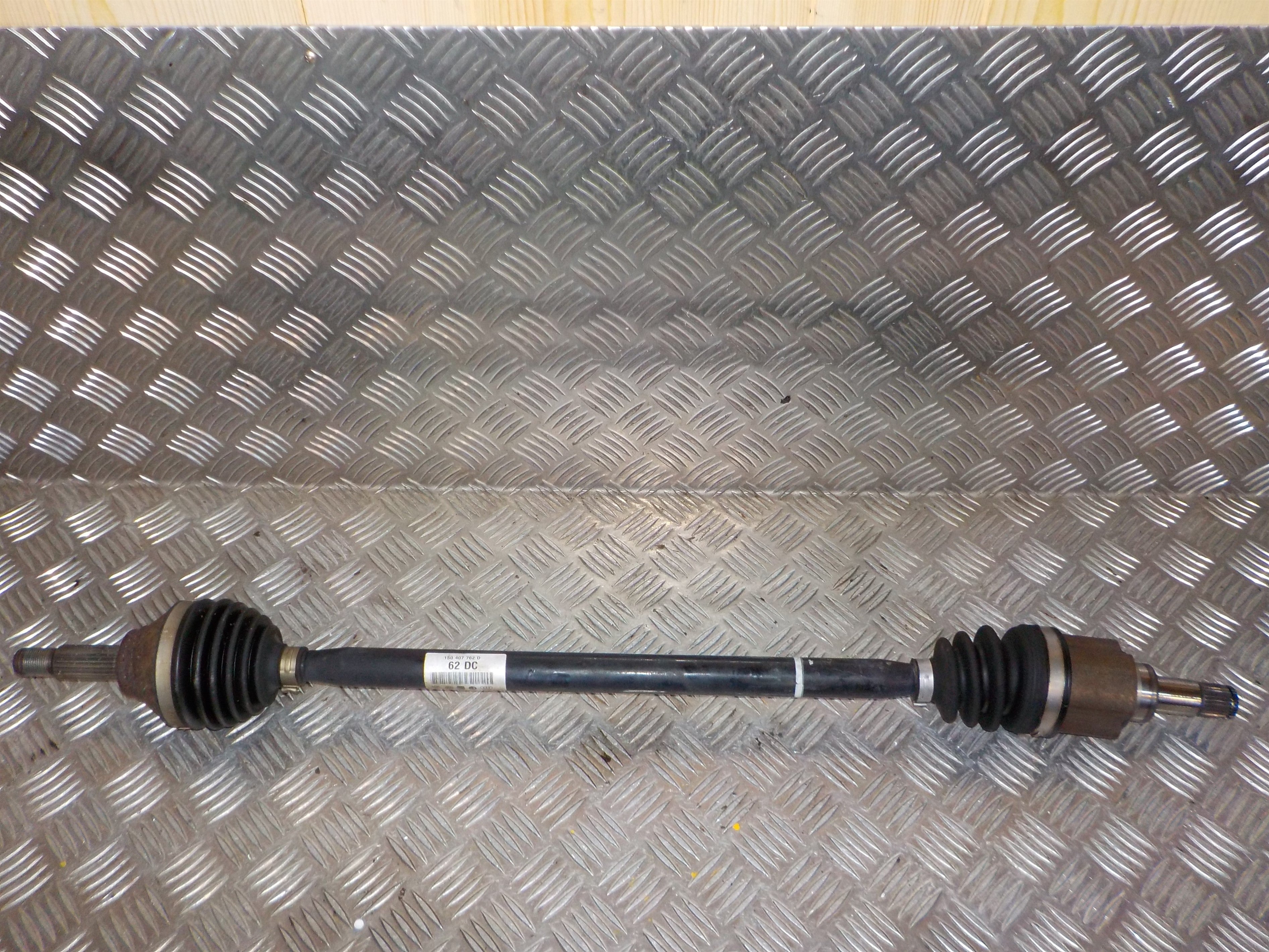 VW Up Trækaksel For H Med OEM Nr. 1S0407762E Fra VW Ophugger