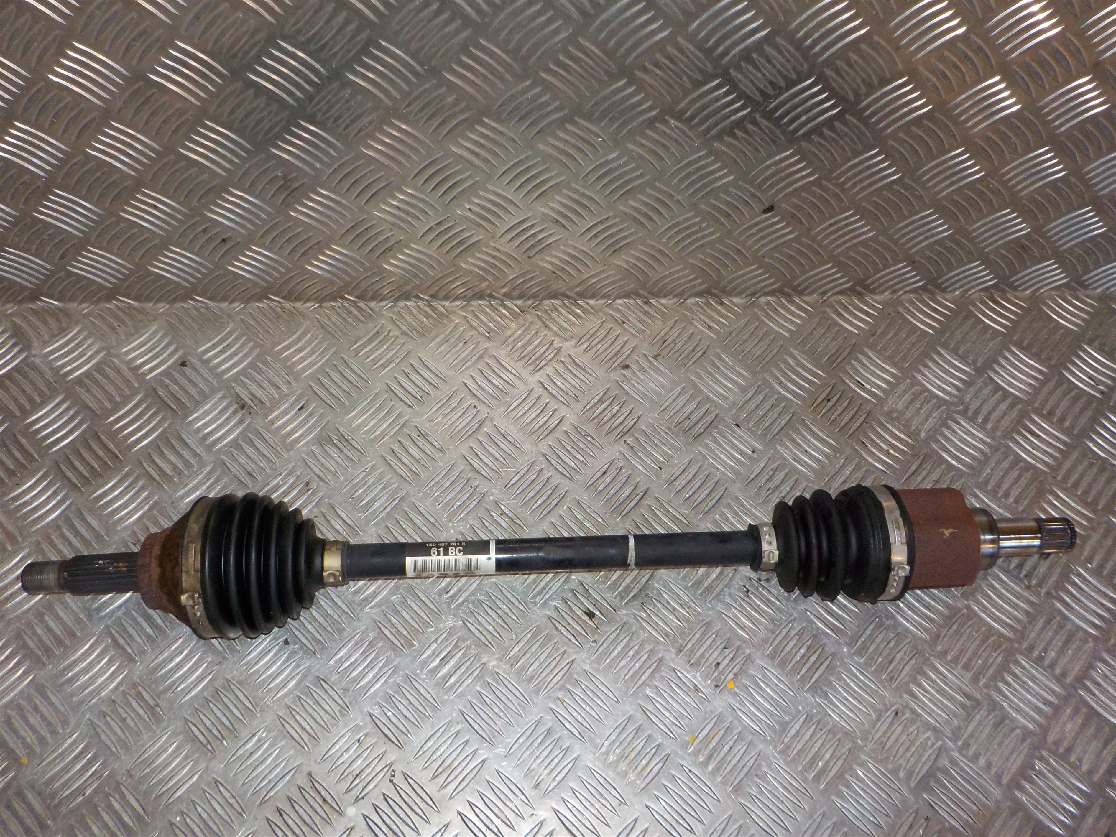 VW Up Trækaksel For V Med OEM Nr. 1S0407761H Fra VW Ophugger