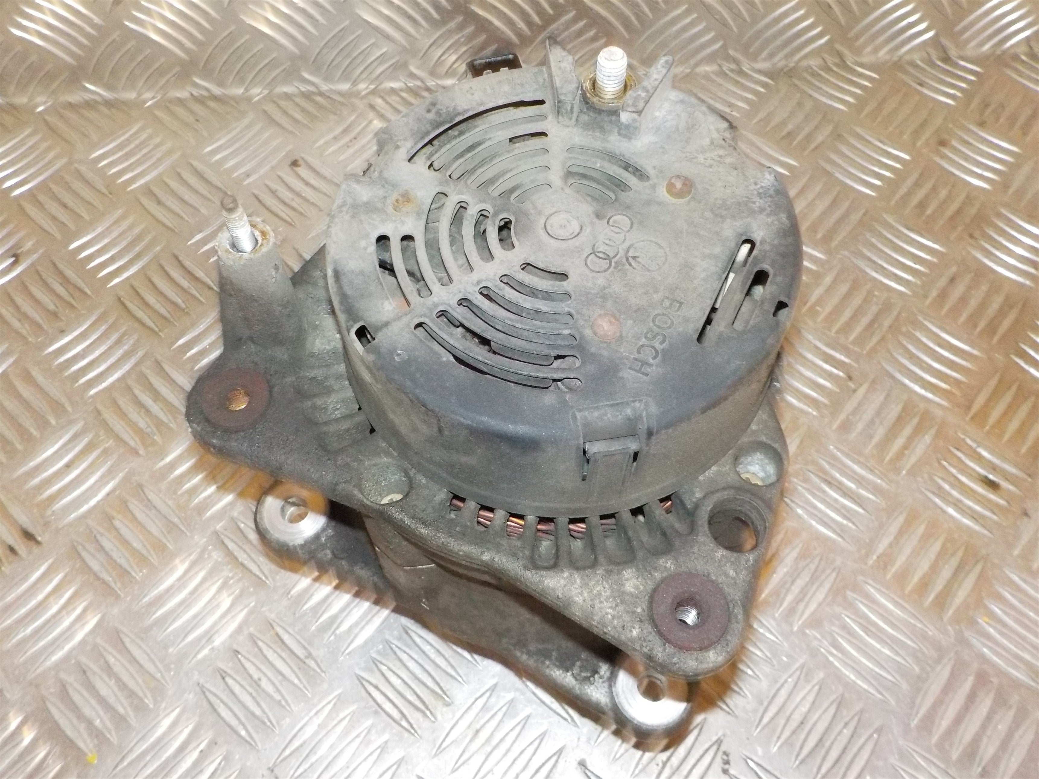 VW Polo Cla/Variant 6K Generator Med OEM Nr. 028903025GX Fra VW Ophugger