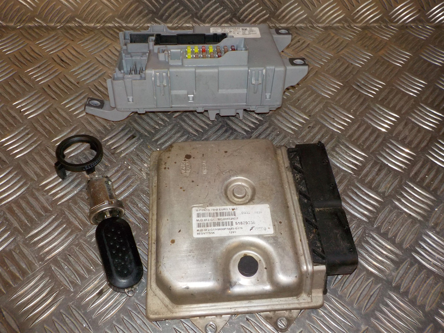 Fiat Punto Evo Startspærre Med OEM Nr. 51879336 Fra Fiat Ophugger