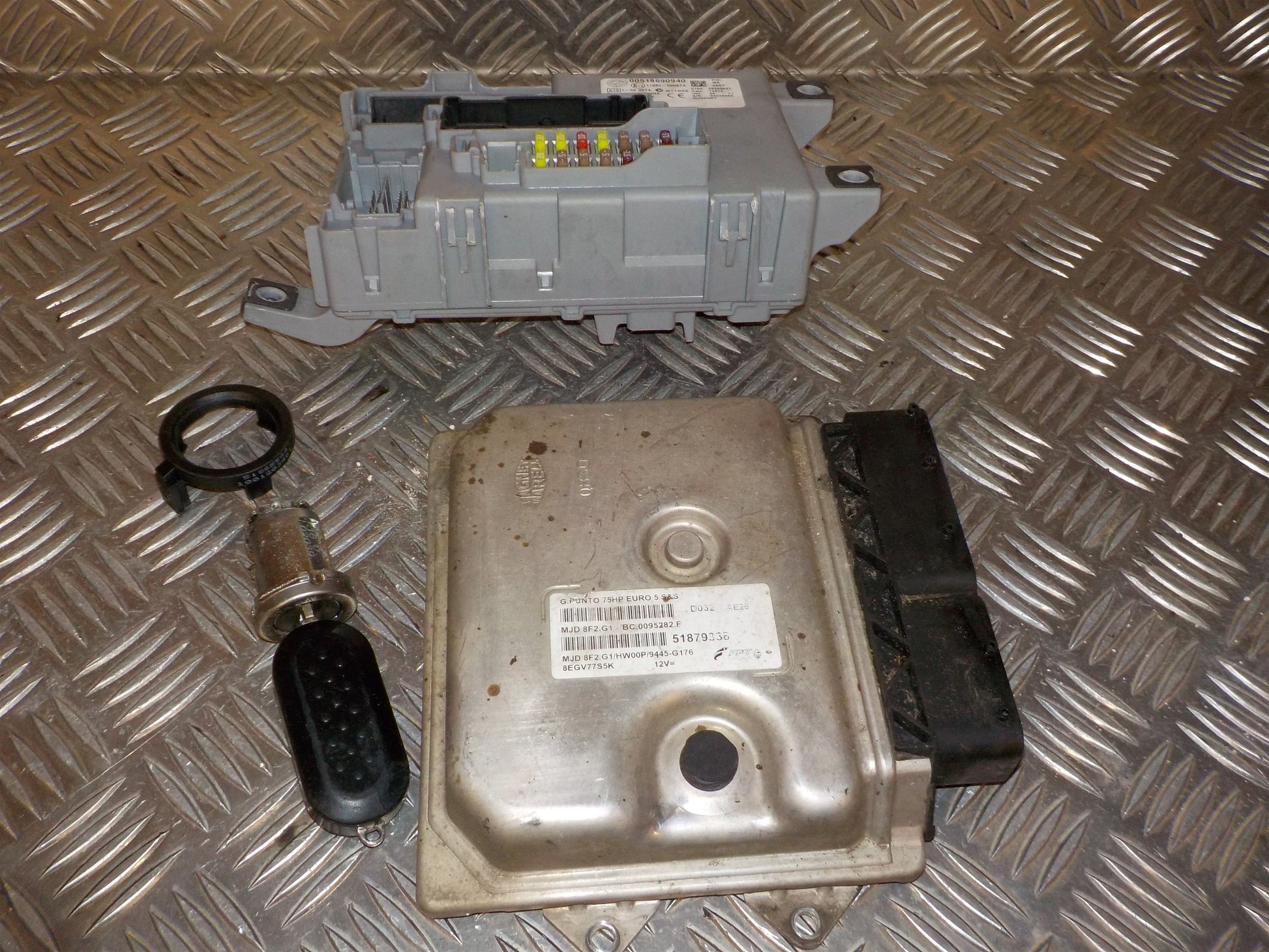 Fiat Punto Evo Startspærre Med OEM Nr. 51879336 Fra Fiat Ophugger