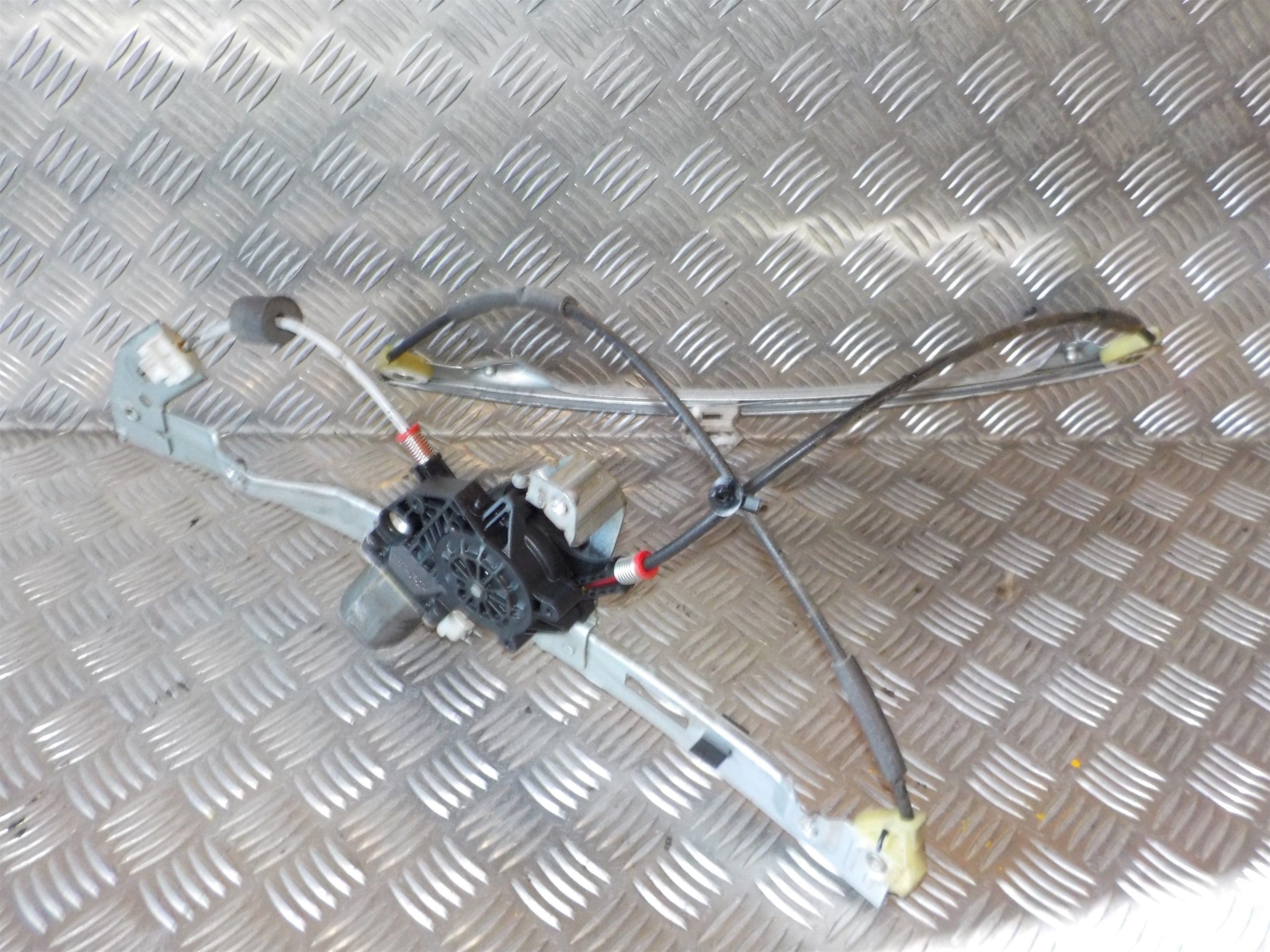 Peugeot 206+ Rudemotor - Rudehejs Med OEM Nr. 9221G0 Fra Peugeot Ophugger