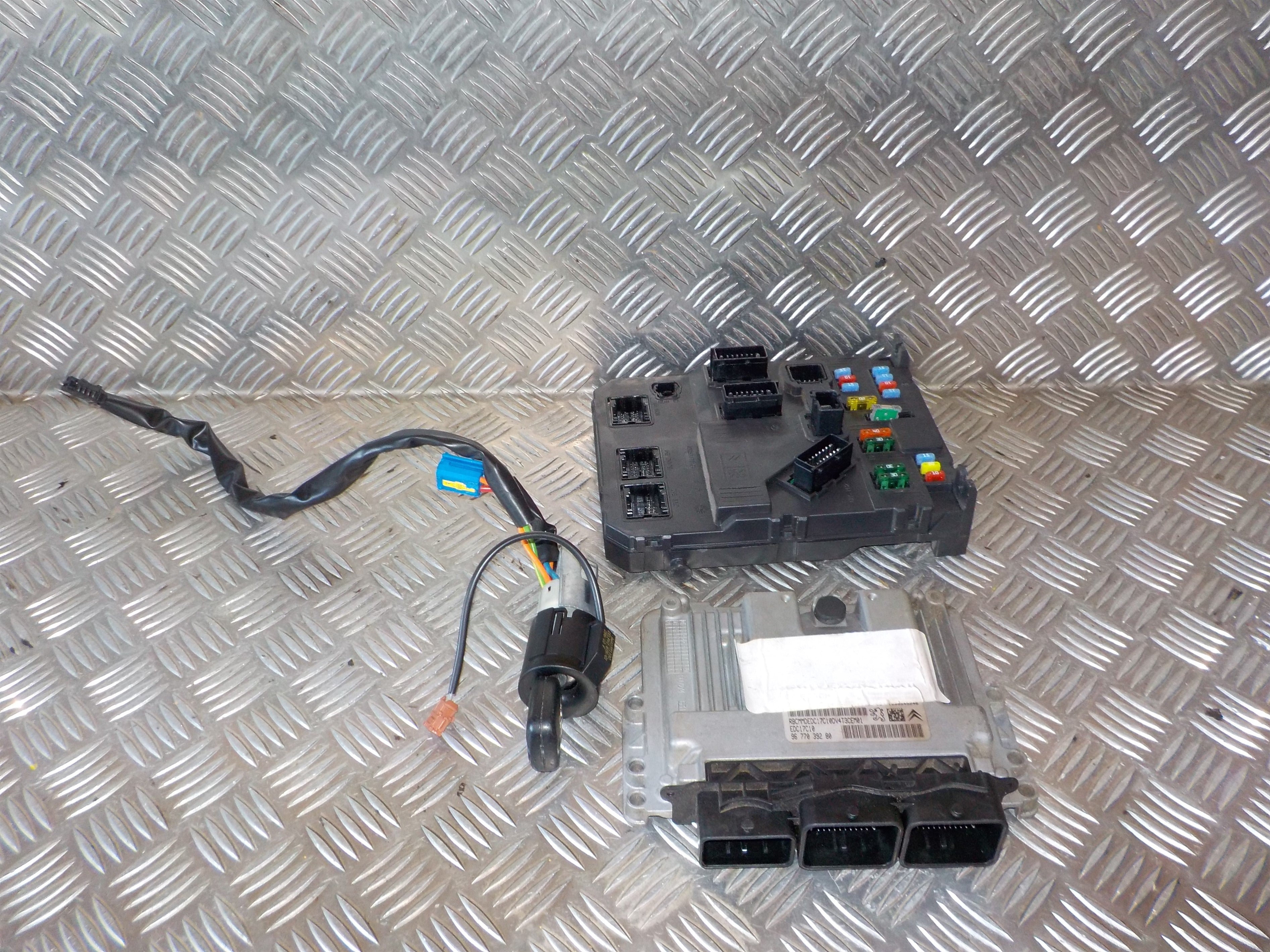 Peugeot 206+ Startspærre Med OEM Nr. 1607697680 Fra Peugeot Ophugger