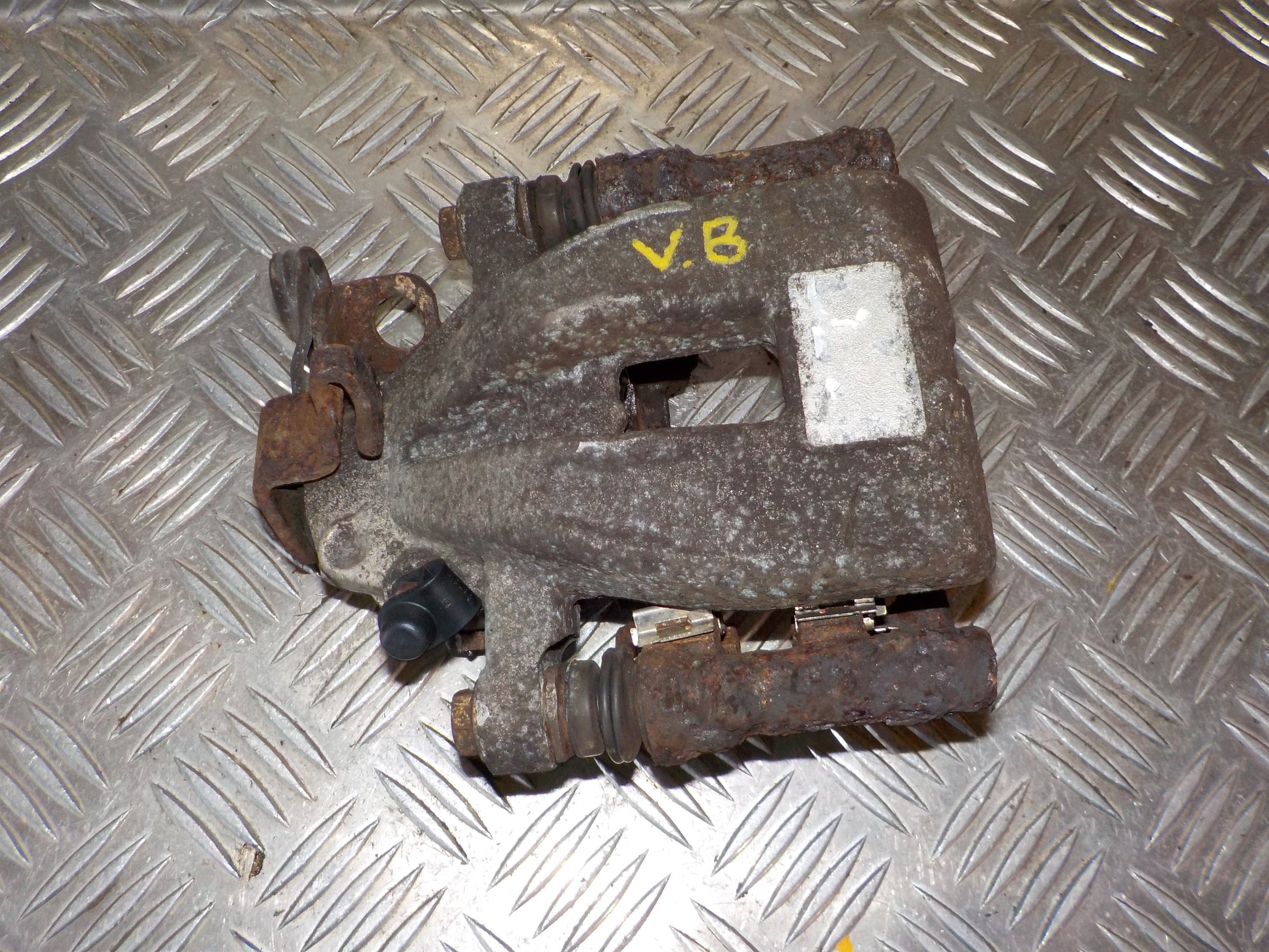 Peugeot 207 Bremsekaliber VB Med OEM Nr. 4400T0 Fra Peugeot Ophugger