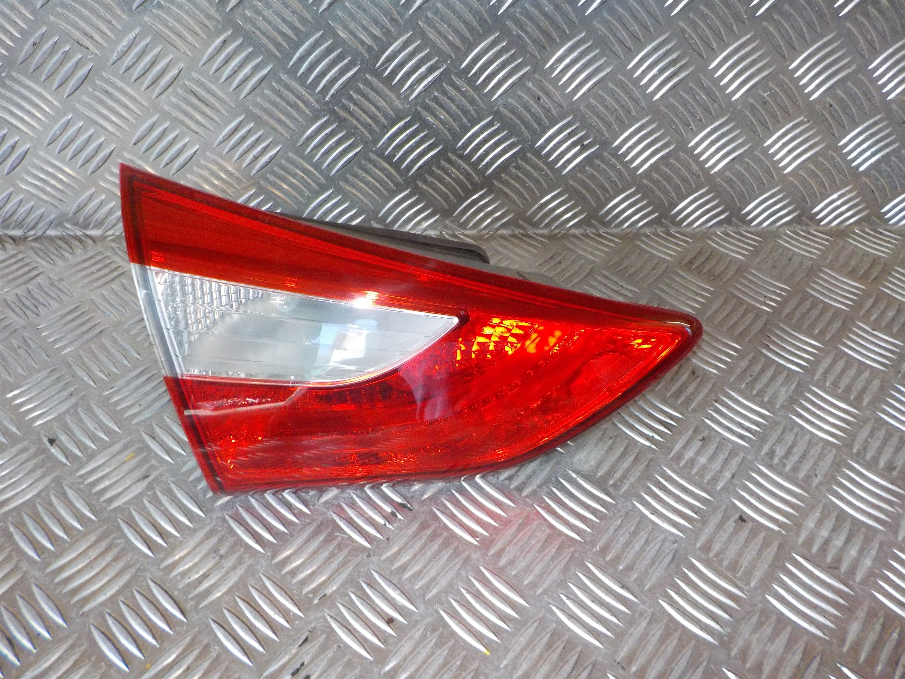 Hyundai I30 Gd Baglygte Med OEM Nr. 92403A5010 Fra Hyundai Ophugger