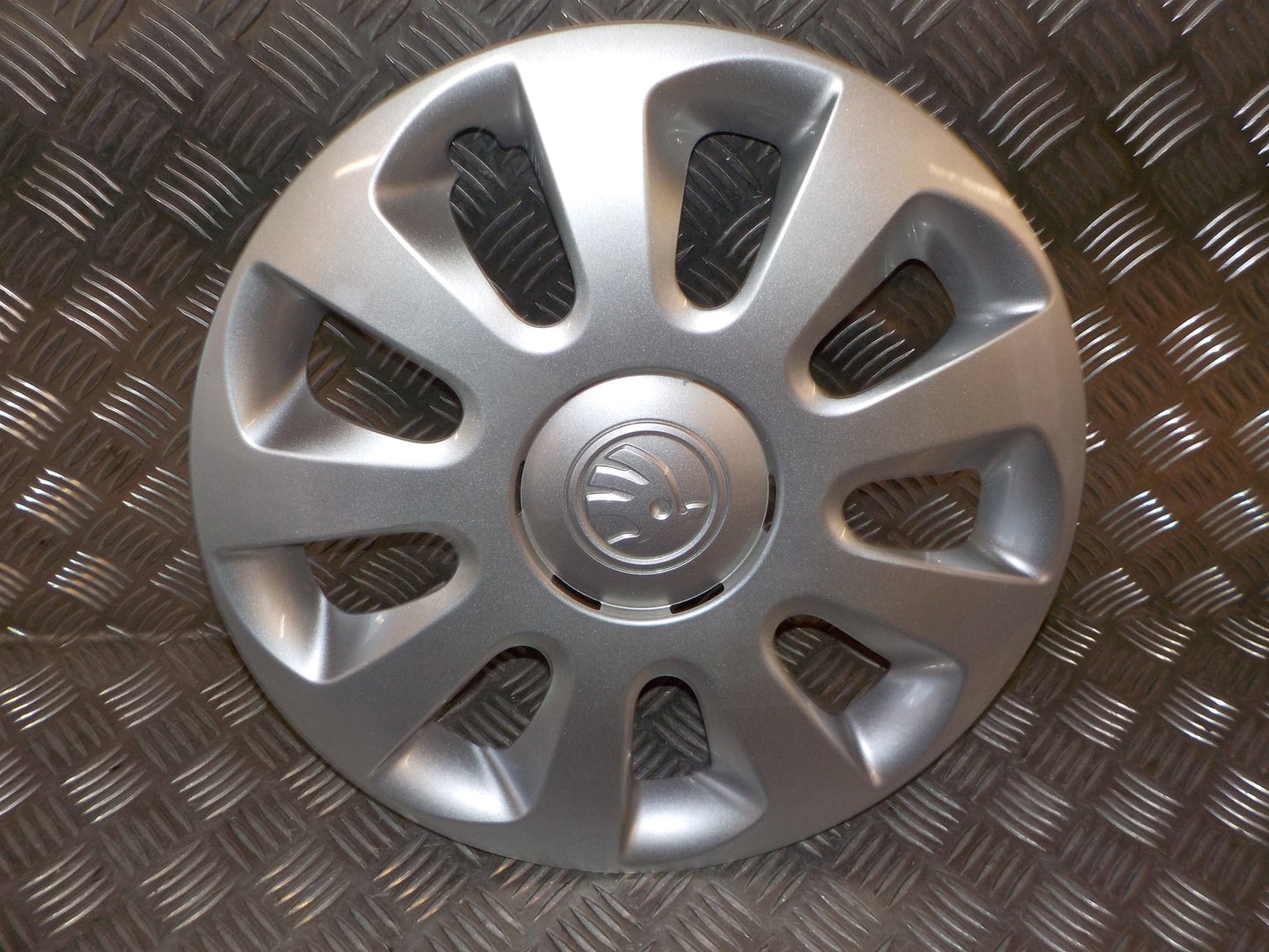 Skoda Citigo Navkapsel Med OEM Nr. 1ST601147A Fra Skoda Ophugger