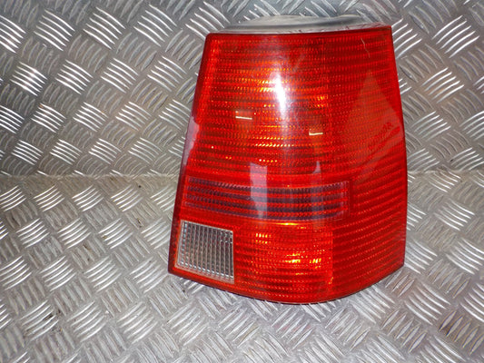 VW Bora 1J Baglygte Med OEM Nr. 1J9945096N Fra VW Ophugger