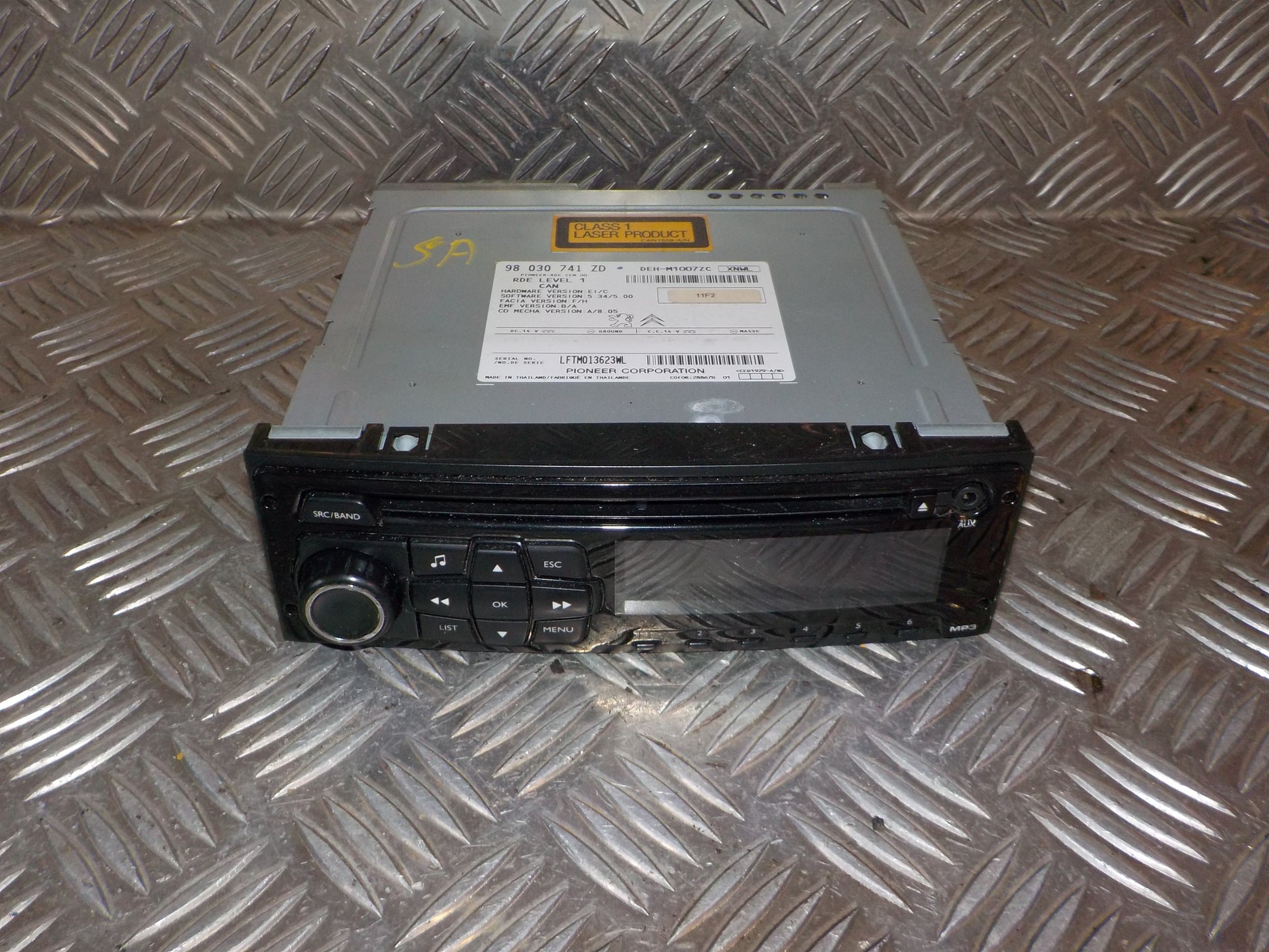 Peugeot 208 Radio M/Cd Med OEM Nr. 98030741ZD Fra Peugeot Ophugger