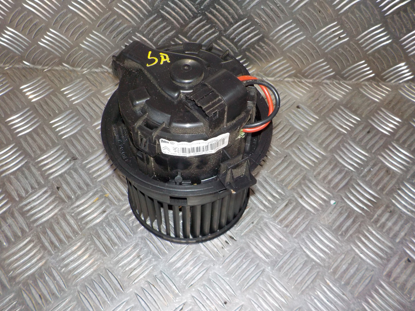 Peugeot 208 Varmeblæser Med OEM Nr. T1013140A Fra Peugeot Ophugger