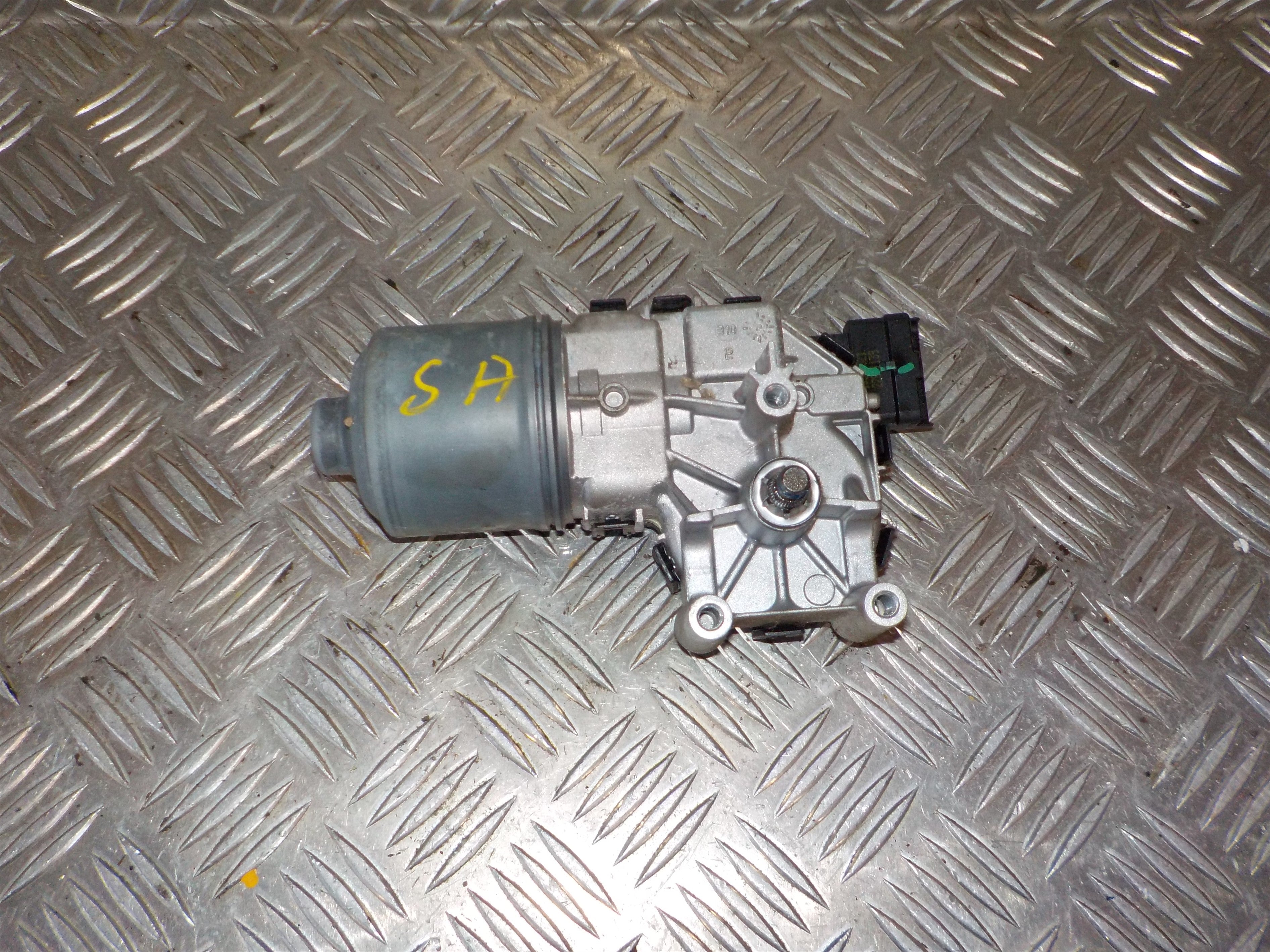 Peugeot 208 Viskermotor Med OEM Nr. 9673222580 Fra Peugeot Ophugger