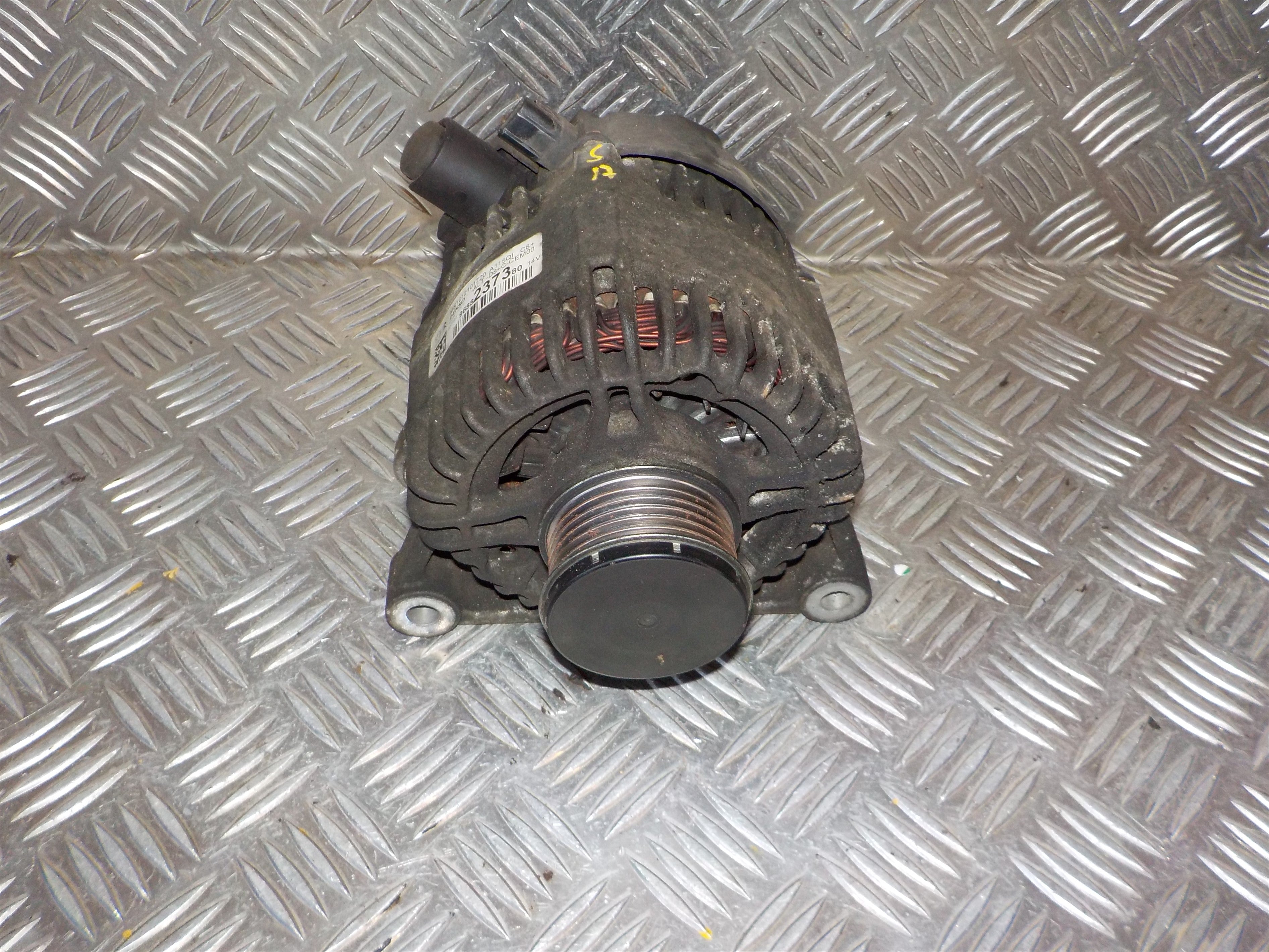 Peugeot 208 Generator Med OEM Nr. 9688237380 Fra Peugeot Ophugger
