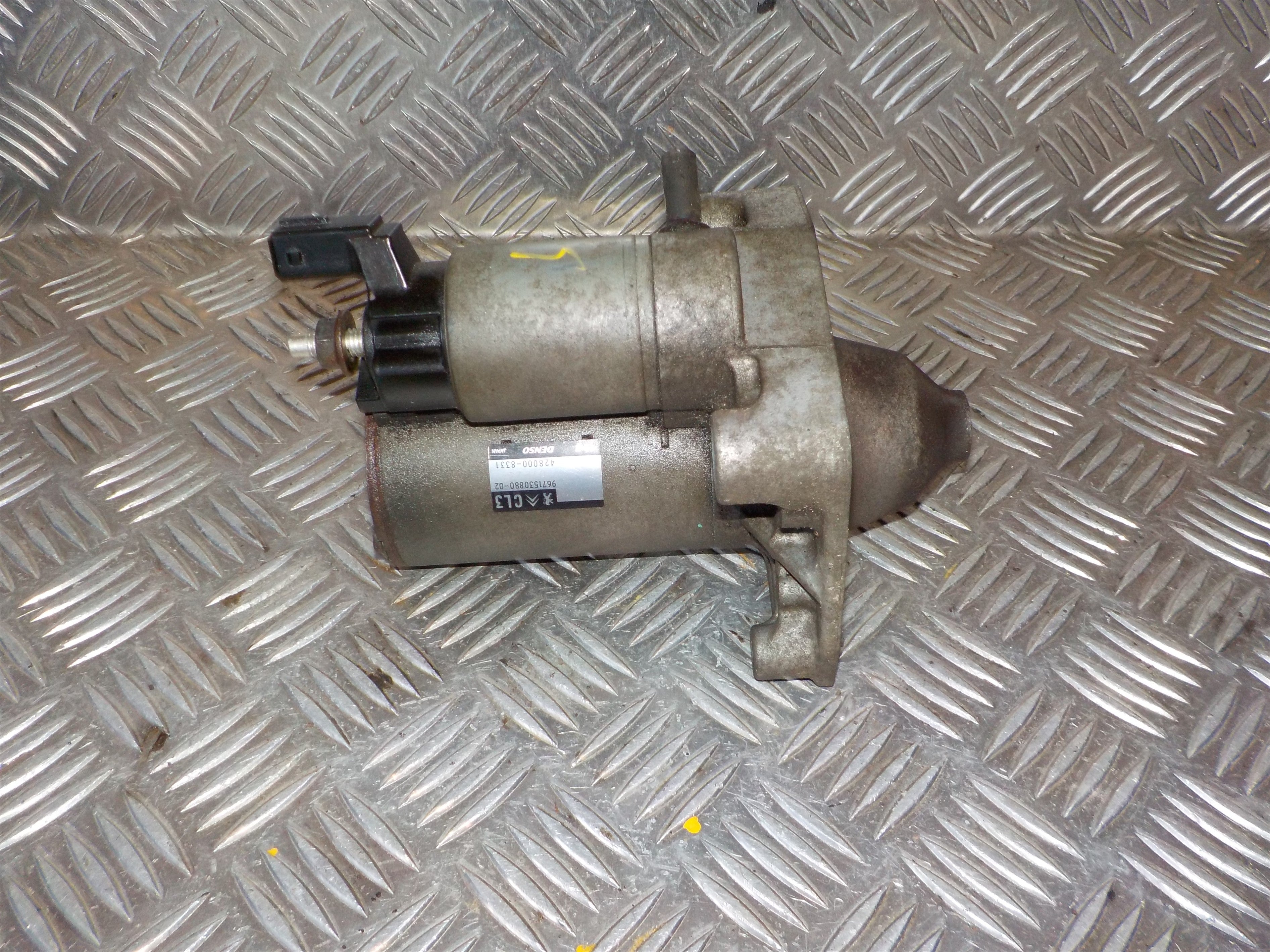 Peugeot 208 Starter Med OEM Nr. 4280008331 Fra Peugeot Ophugger