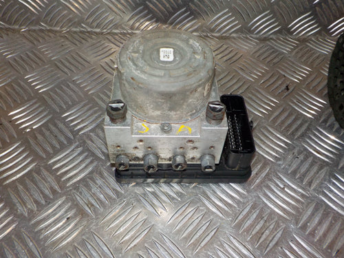Peugeot 208 ABS Pumpe Med OEM Nr. 9804162080 Fra Peugeot Ophugger