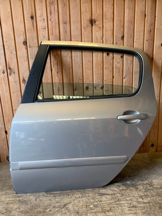 Peugeot 307 Bagdør V Med OEM Nr. 9006G9 Fra Peugeot Ophugger