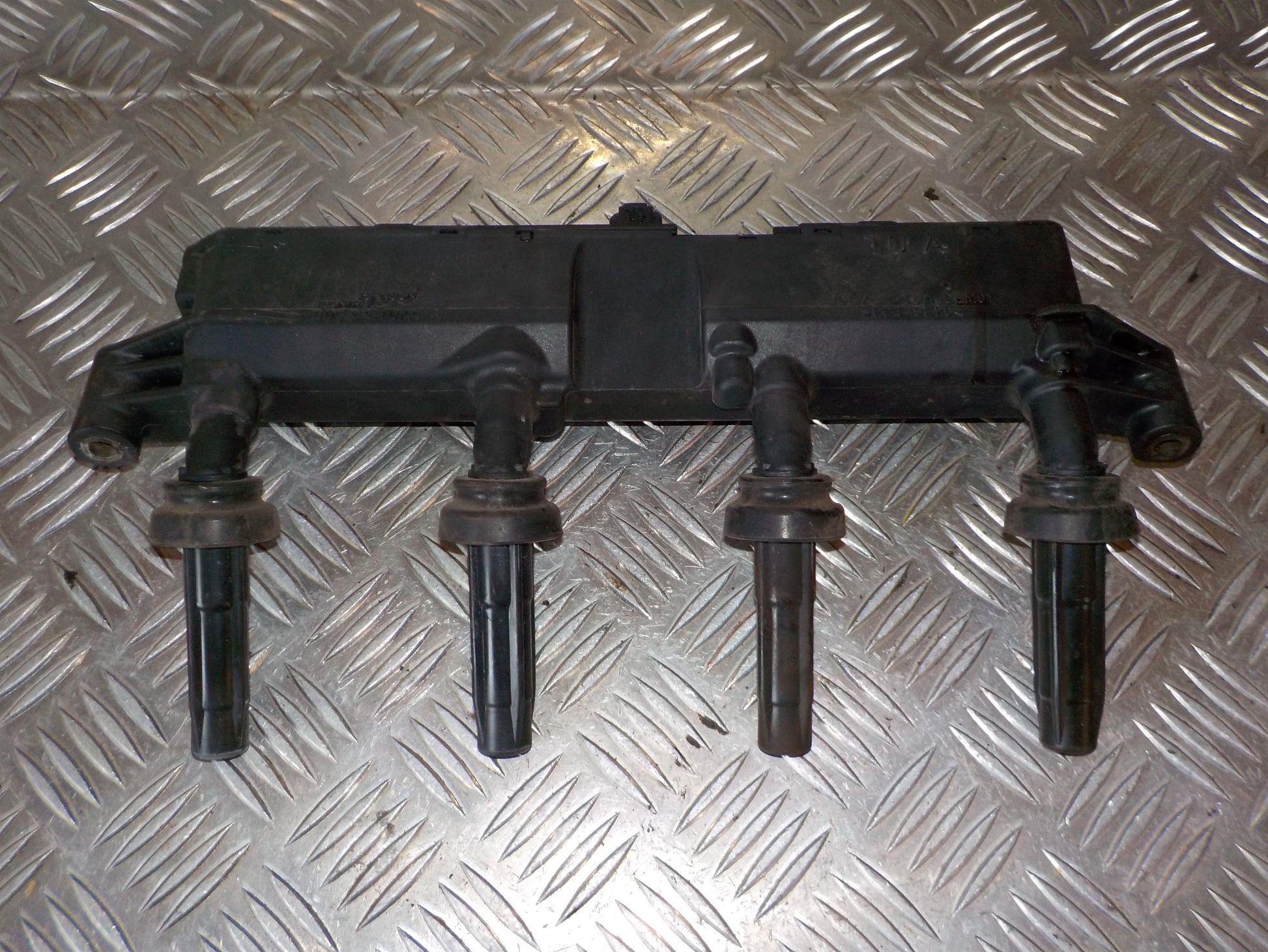 Peugeot 206 Tændspole El Med OEM Nr. 597097	 Fra Peugeot Ophugger