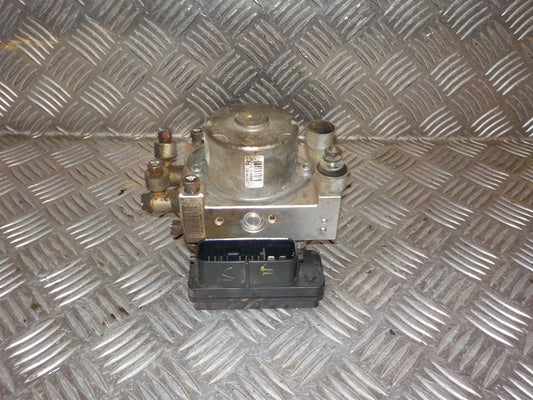 Mazda Pickup B Abs Pumpe Med OEM Nr. MZ258111 Fra Mazda Ophugger