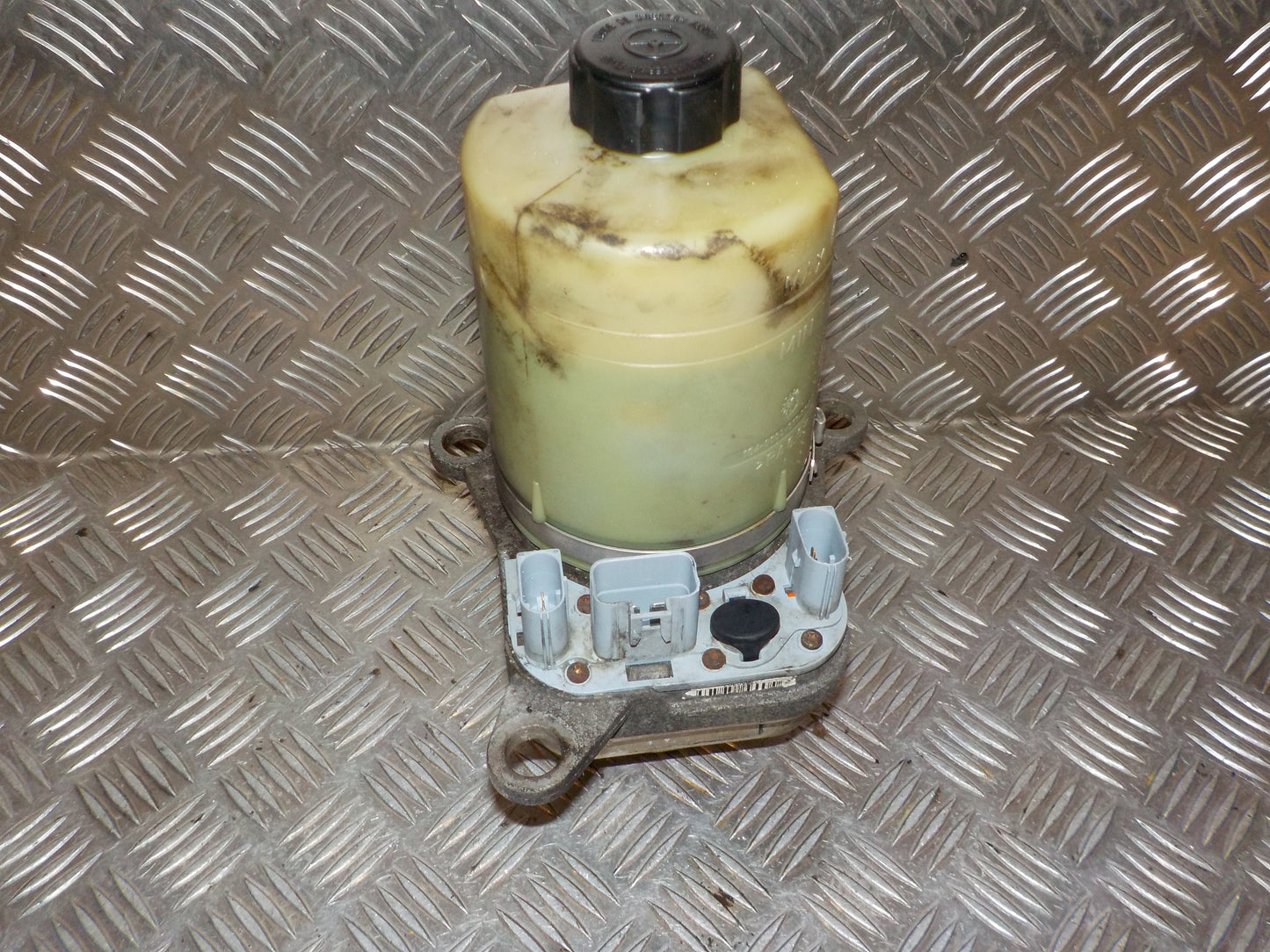 Ford Focus Servopumpe Med OEM Nr. 1357374 Fra Ford Ophugger