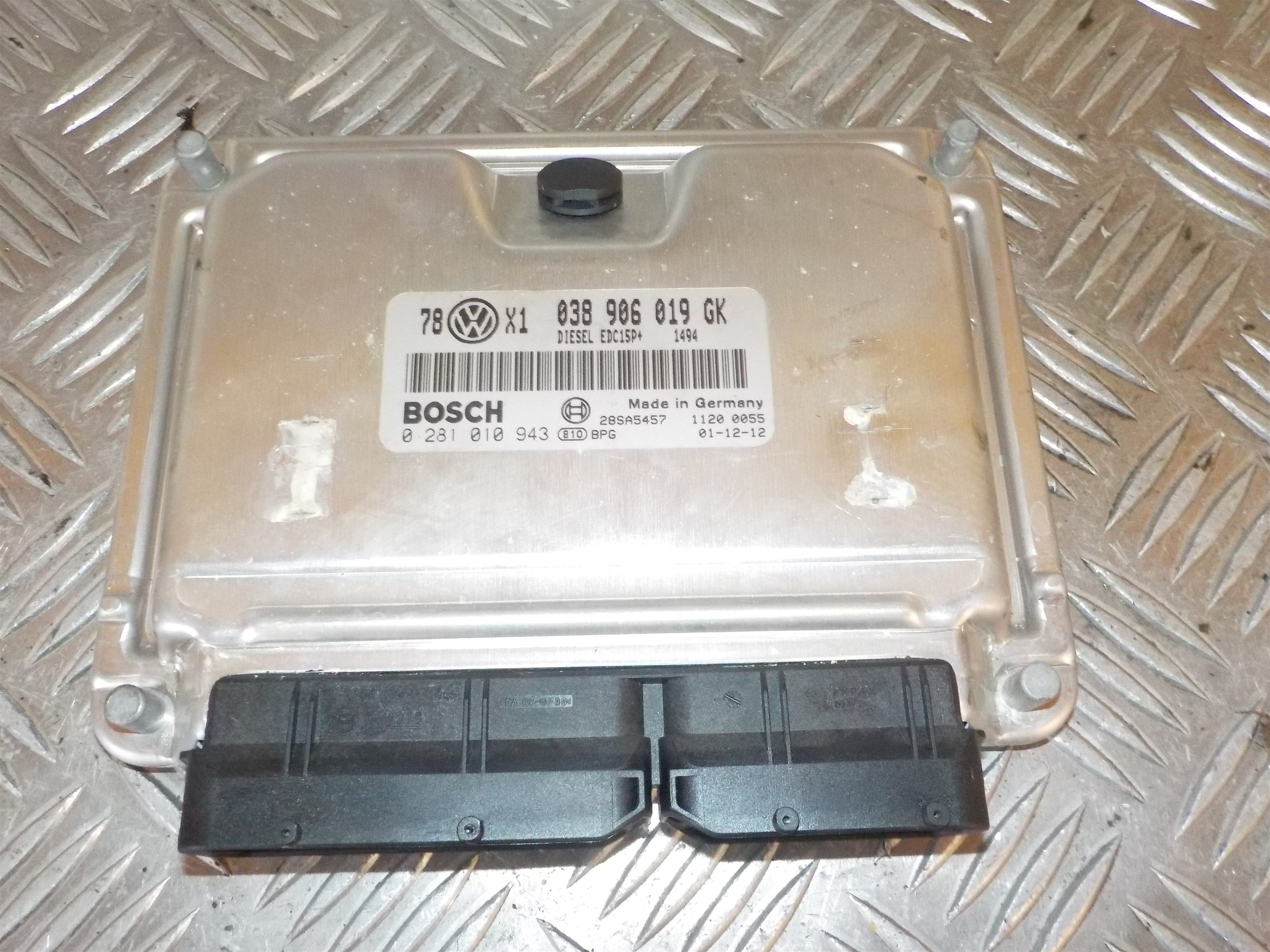 VW Passat 3B Motorstyring - Motorstyreboks - Injection Elboks Med OEM Nr. 0281010943 Fra VW Ophugger