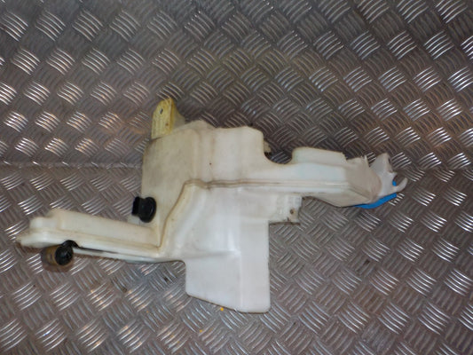 VW Passat 3C Sprinkler M/Motor Med OEM Nr. 3C0955453P Fra VW Ophugger