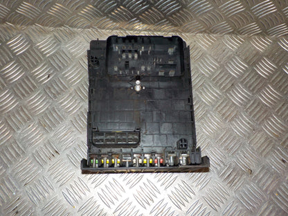 VW Passat 3C Sikringsboks Med OEM Nr. 3C0937125 Fra VW Ophugger